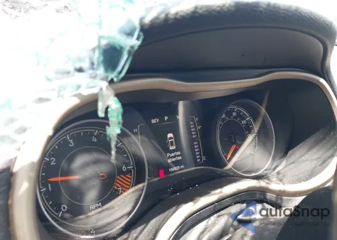 2015 Jeep Cherokee Latitude z USA, uszkodzony, nr VIN 1C4PJLCB8FW656513